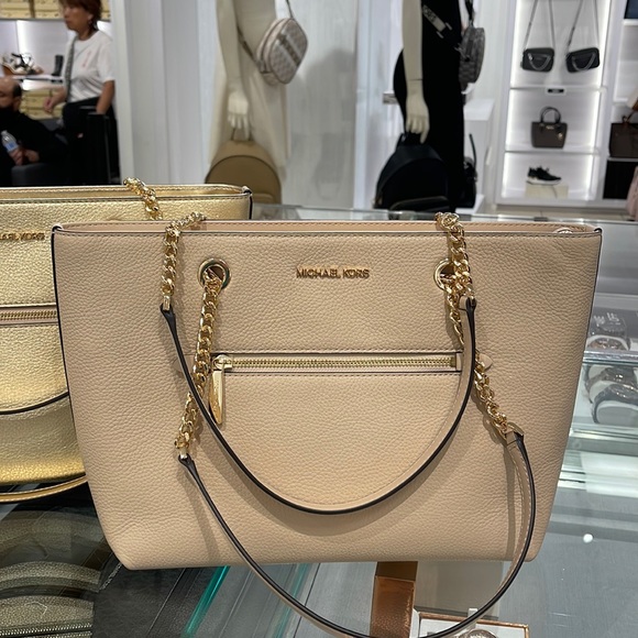 MICHAEL KORS
Jet Set Medium Front Zip Pebbled Leather Chain Tote Bag
Buff
NWT - Picture 1 of 16